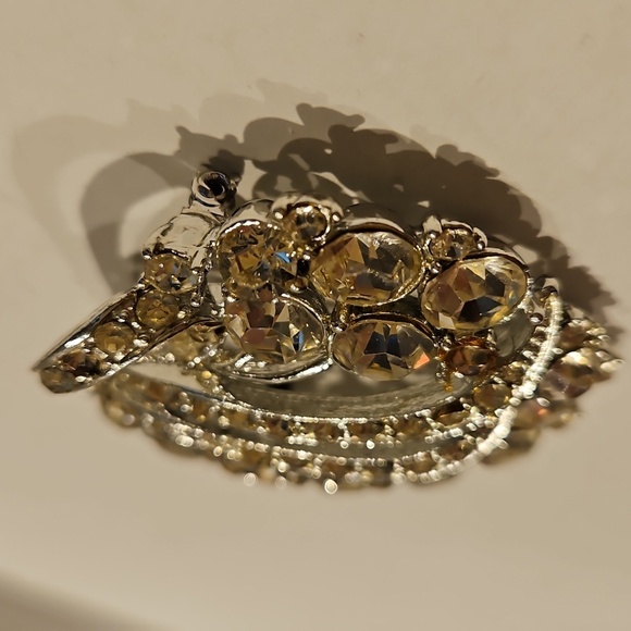 Clear & 1 Purple Rhinestone Silvertone Brooch - Picture 3 of 4